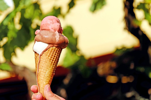 דוכן גלידה לאירועים - אטרקציה שווה לימי הקיץ החמים
